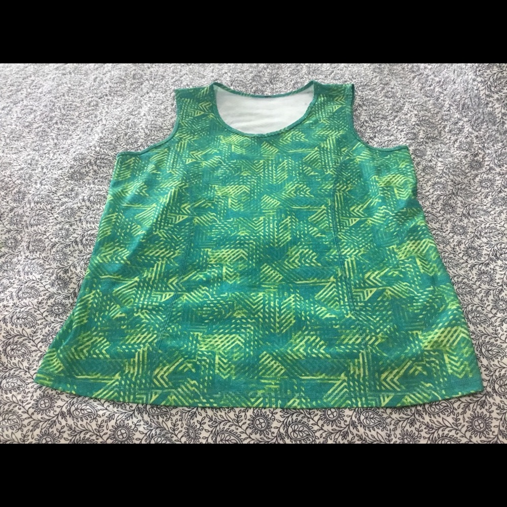 Green tank. Womans Plus.